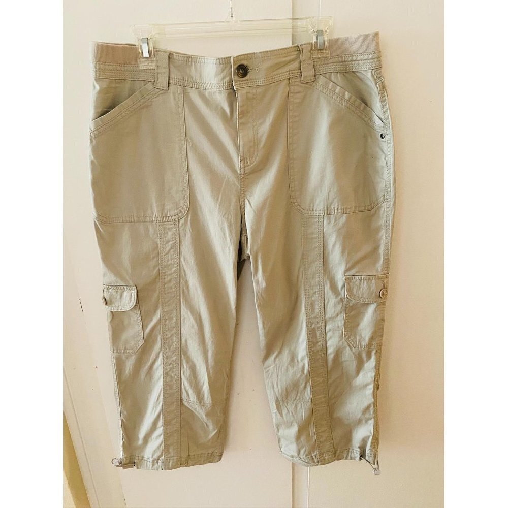 Style & Co. Tan Cargo Capri Pants, Women's size 1